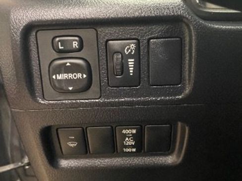 Used 2019 Toyota 4Runner SR5 AWD/4WD image 22