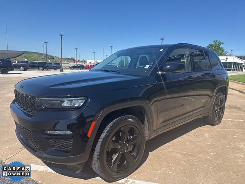 Used 2023 Jeep Grand Cherokee Limited w/ Black Appearance Package AWD/4WD image 7