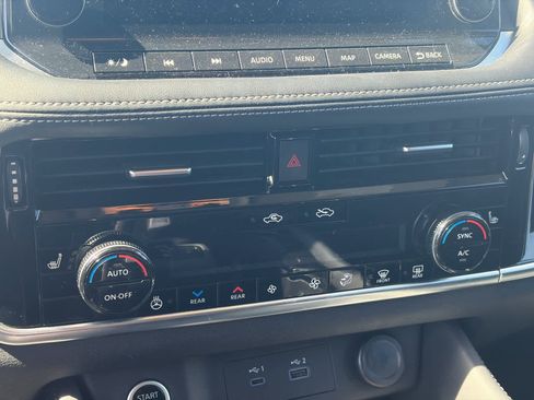 Certified 2023 Nissan Rogue SL w/ SL Premium Package image 16