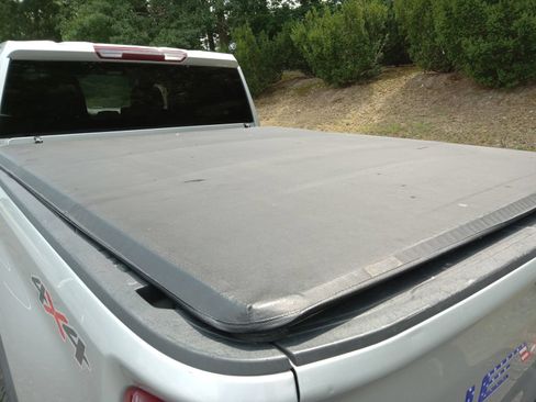 Used 2023 Chevrolet Silverado 2500 Custom w/ Custom Value Package AWD/4WD image 9