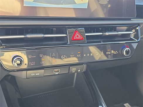 New 2025 Kia Niro Wind image 27