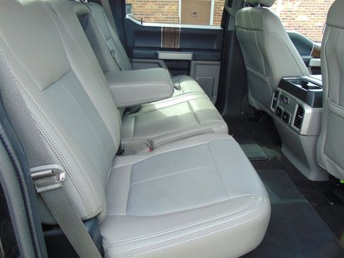 Used 2020 Ford F150 Lariat image 14