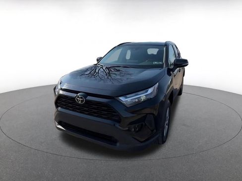 Used 2025 Toyota RAV4 XLE w/ Weather Package image 7