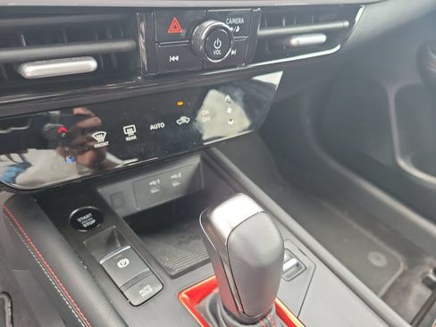 Used 2025 Nissan Kicks SR AWD/4WD image 21