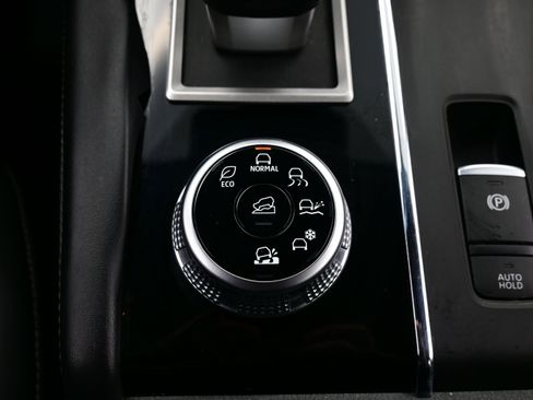 Used 2023 Mitsubishi Outlander SE image 23