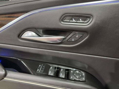 Used 2021 Cadillac Escalade Luxury RWD image 30