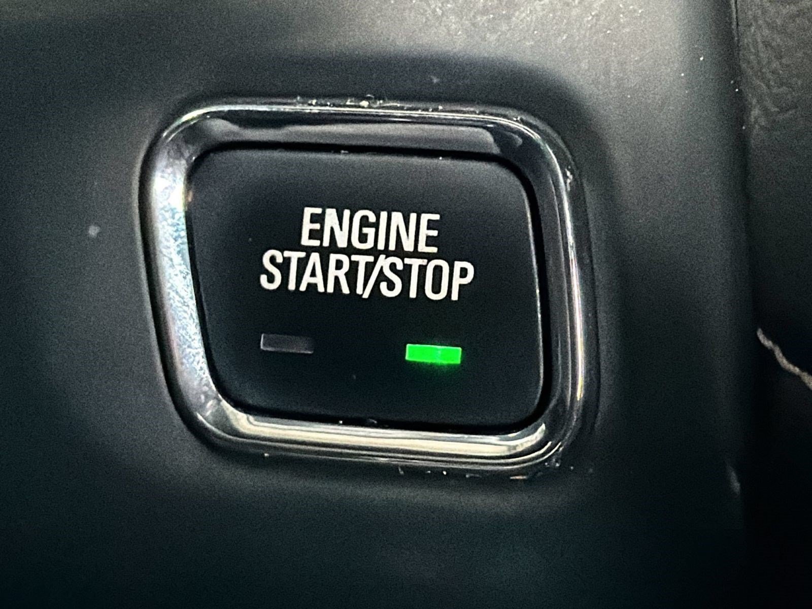 Used 2023 GMC Acadia SLE FWD image 17
