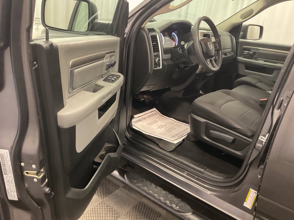 Used 2019 RAM 1500 Warlock AWD/4WD image 4