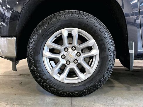 Used 2022 Chevrolet Silverado 1500 LT AWD/4WD image 7