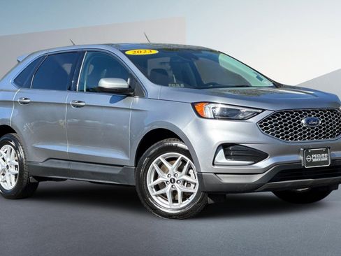 Used 2023 Ford Edge SEL image 2