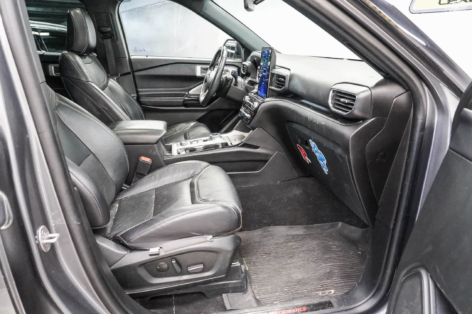 Used 2023 Ford Explorer ST w/ Equipment Group 401A AWD/4WD image 17