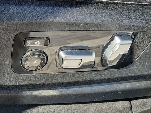 Used 2022 BMW X5 M50i w/ Executive Package image 27