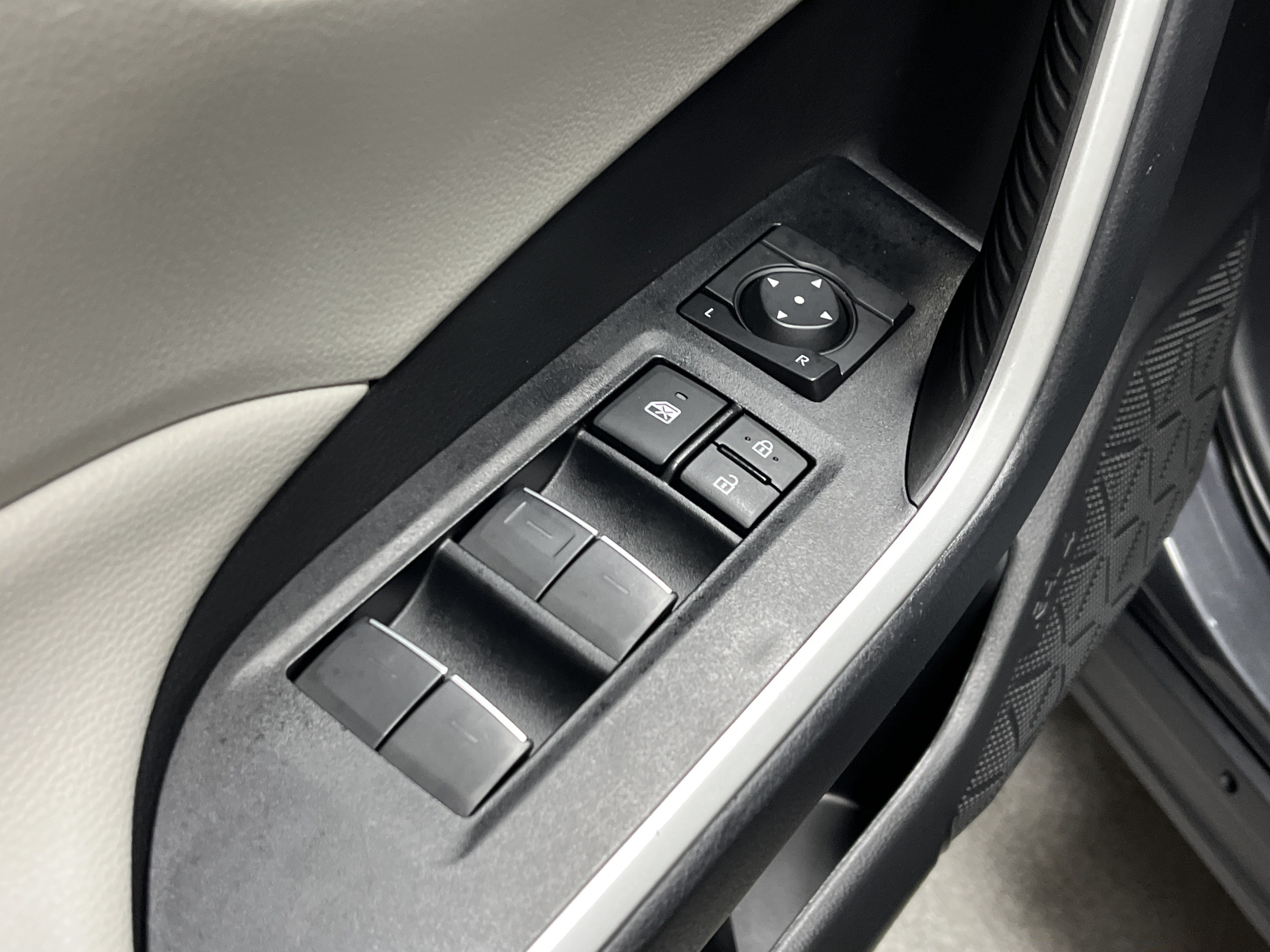 Certified 2025 Toyota RAV4 XLE Premium FWD image 15