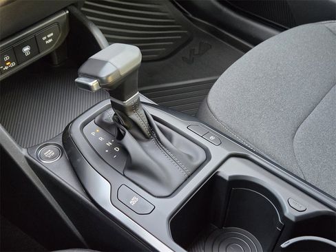 New 2025 Kia K4 LX image 15