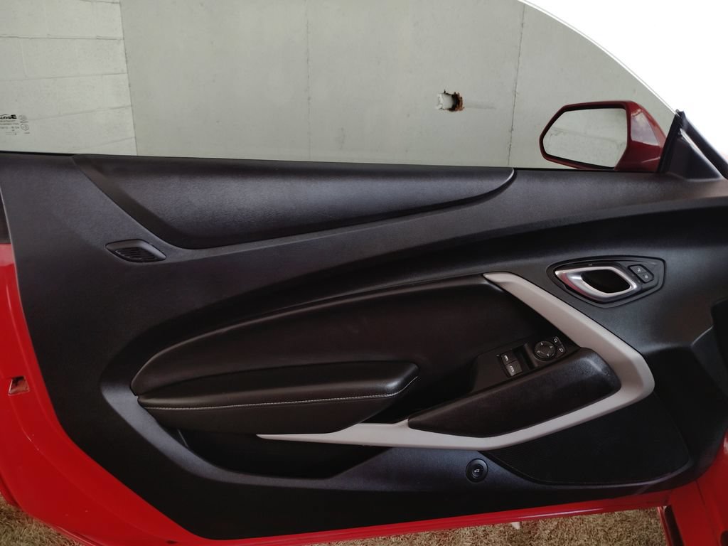 Used 2020 Chevrolet Camaro LT RWD image 18