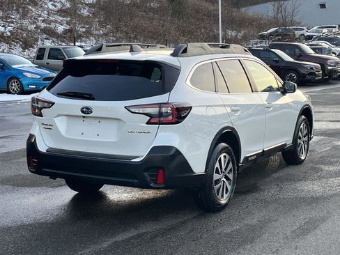 Used 2021 Subaru Outback Premium image 5