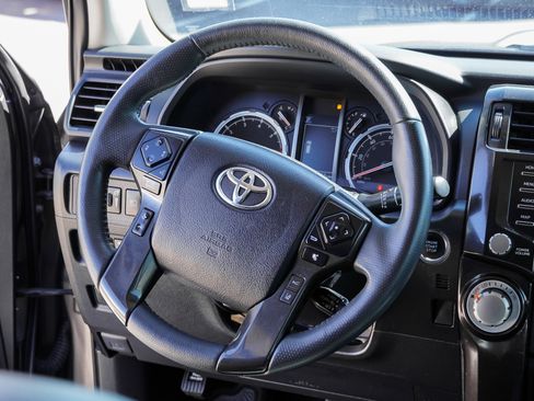 Used 2023 Toyota 4Runner TRD Off-Road AWD/4WD image 31