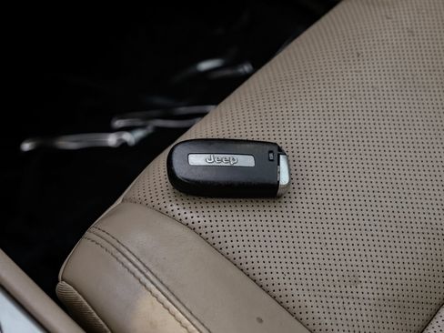 Used 2020 Jeep Grand Cherokee Limited w/ Luxury Group II RWD image 63