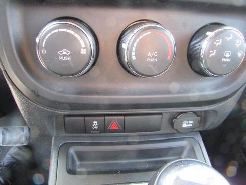 Used 2014 Jeep Patriot Sport image 14