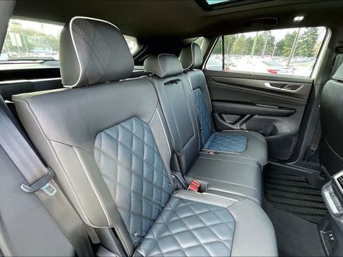 New 2025 Volkswagen Atlas Cross Sport SEL Premium R-Line image 24