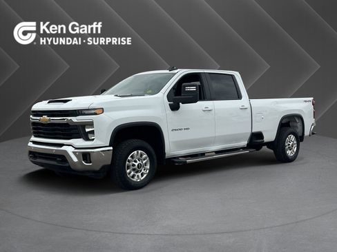 Used 2025 Chevrolet Silverado 2500 LT w/ Safety Package AWD/4WD image 1