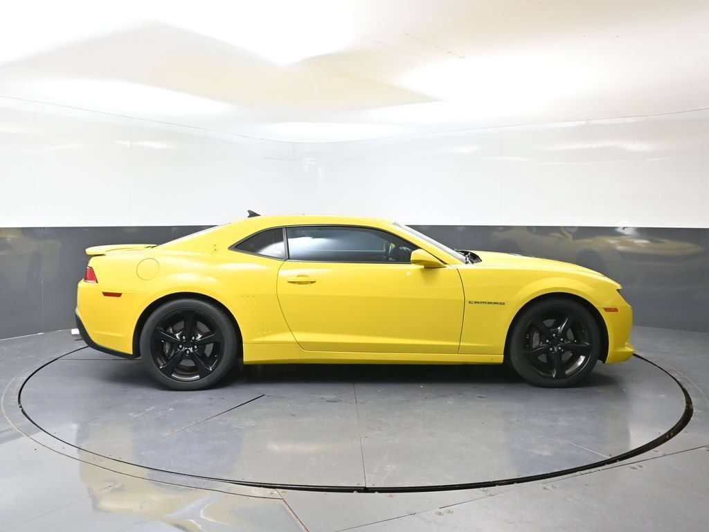 Used 2015 Chevrolet Camaro SS RWD image 2