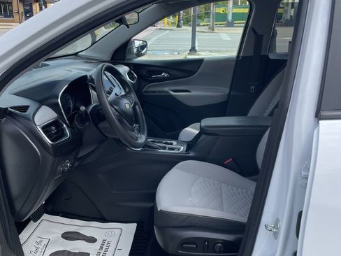 Used 2024 Chevrolet Equinox LT w/ LPO, Floor Liner Package FWD image 7