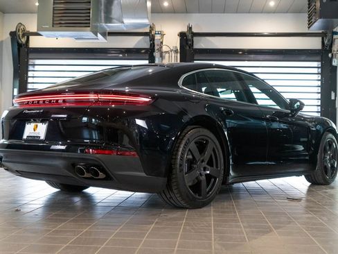 New 2026 Porsche Panamera 4 image 9