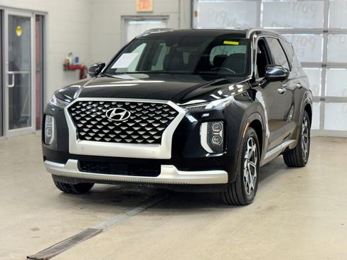 Used 2022 Hyundai Palisade Calligraphy image 3