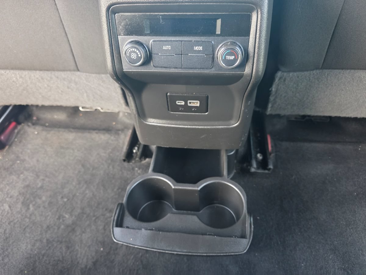 Used 2020 GMC Acadia SLE FWD image 28