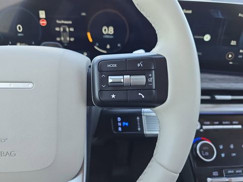 Used 2025 Hyundai Santa Fe Limited FWD image 19