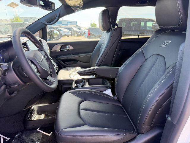 New 2026 Chrysler Pacifica Select AWD/4WD image 12