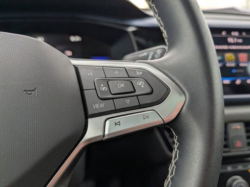 Used 2023 Volkswagen Taos SE image 28