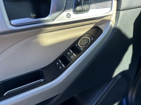 Used 2021 Ford Explorer Limited w/ Equipment Group 301A image 34