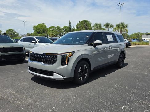 New 2027 Kia Carnival LXS FWD image 4