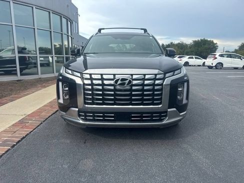 Used 2024 Hyundai Palisade Calligraphy FWD image 3