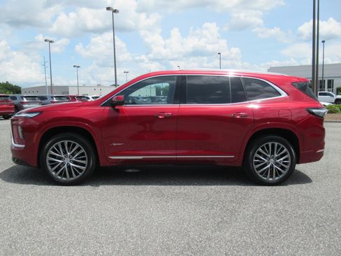 Used 2025 Buick Enclave Avenir w/ Super Cruise Package AWD/4WD image 4