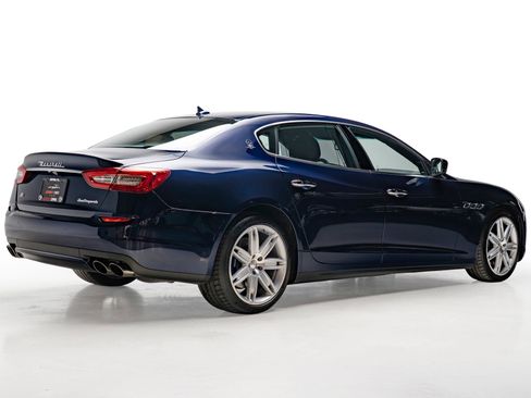 Used 2015 Maserati Quattroporte S Q4 AWD/4WD image 8