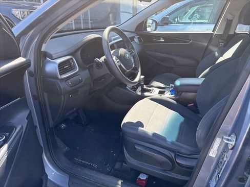 Used 2020 Kia Sorento L image 3