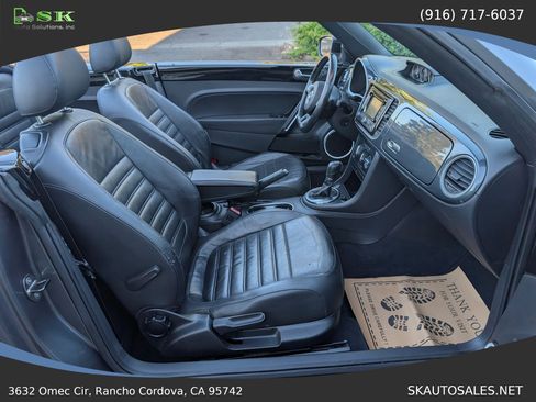 Used 2013 Volkswagen Beetle 2.0T FWD image 27
