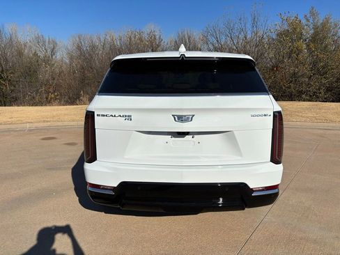 New 2025 Cadillac Escalade IQ Luxury 2 image 8