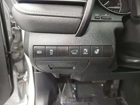 Used 2021 Toyota Camry SE w/ Cold Weather Package AWD/4WD image 18