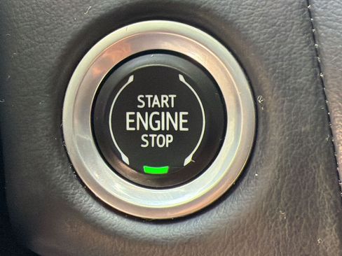 Used 2023 Chevrolet Tahoe Premier AWD/4WD image 23