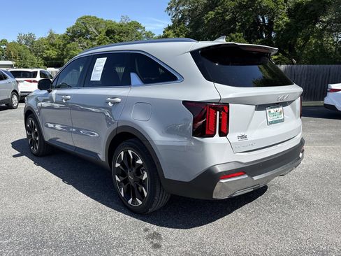 Used 2024 Kia Sorento SX FWD image 3