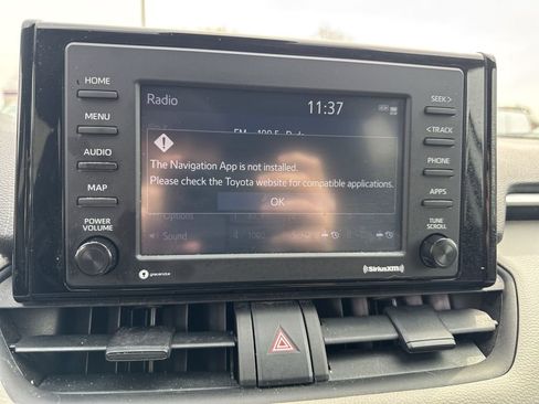 Used 2022 Toyota RAV4 XLE AWD/4WD image 18