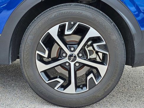 Used 2024 Kia Sportage EX image 11