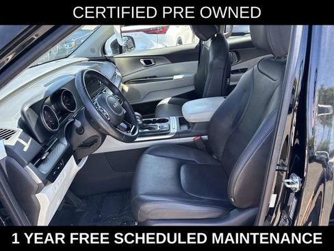 Used 2023 Kia Carnival LX FWD image 14