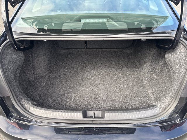 Used 2024 Volkswagen Jetta SE FWD image 13