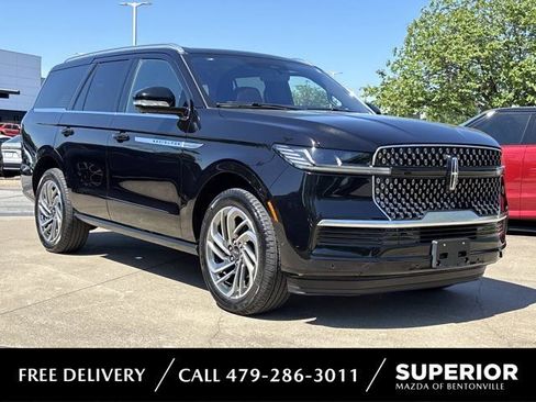 Used 2025 Lincoln Navigator Reserve AWD/4WD image 1