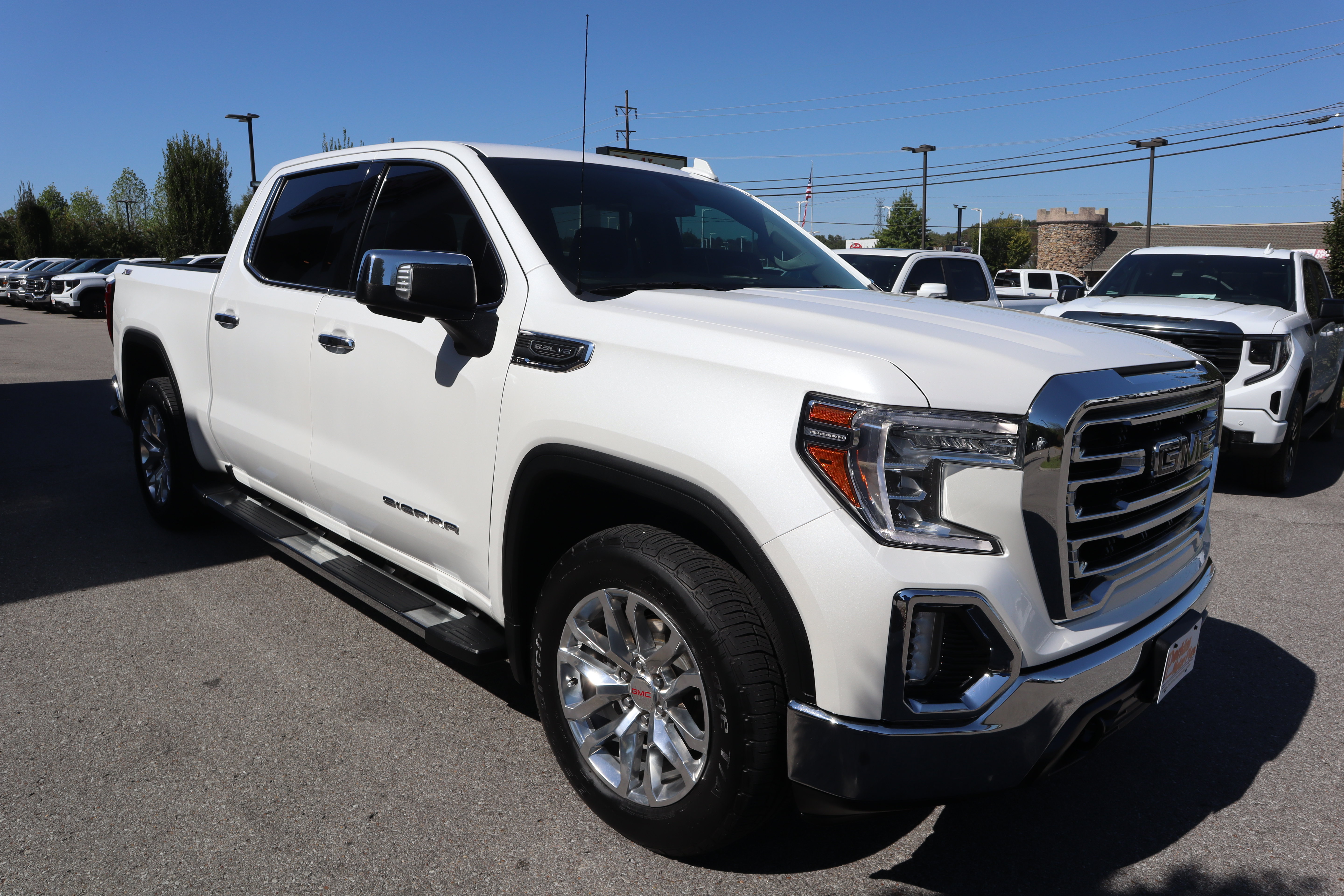 Used 2021 GMC Sierra 1500 SLT w/ SLT Convenience Package AWD/4WD image 4